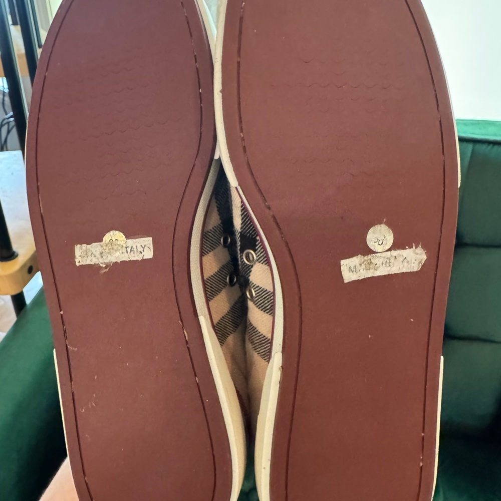 Burberry Sneakers with Classic Check Pattern - Picture 4 of 6